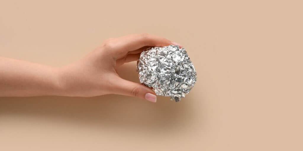 Ball of aluminium foil